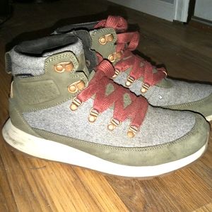 Women's Merrell Ashford Classic Chukka size 8.5